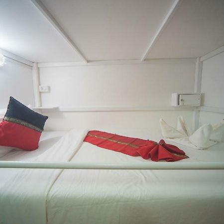 Panda Hostel Phuket (Adults Only) Patong Exterior foto
