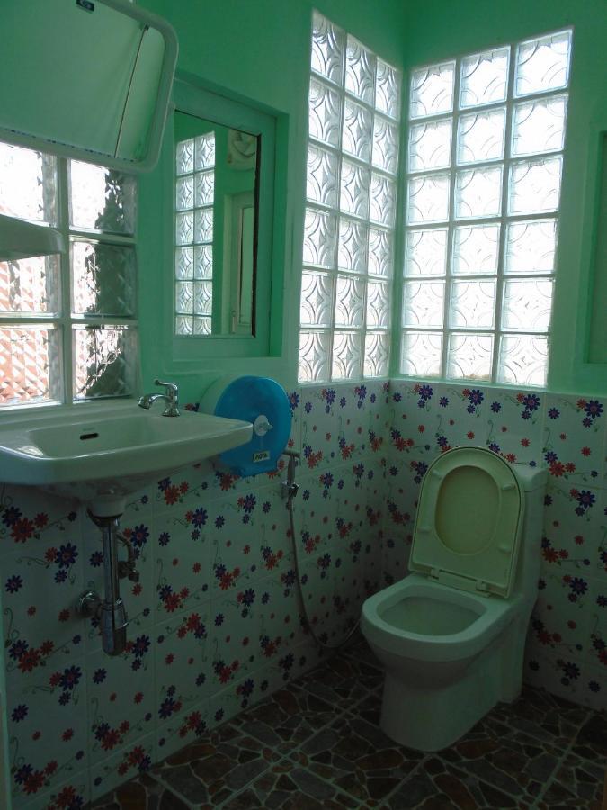 Panda Hostel Phuket (Adults Only) Patong Exterior foto