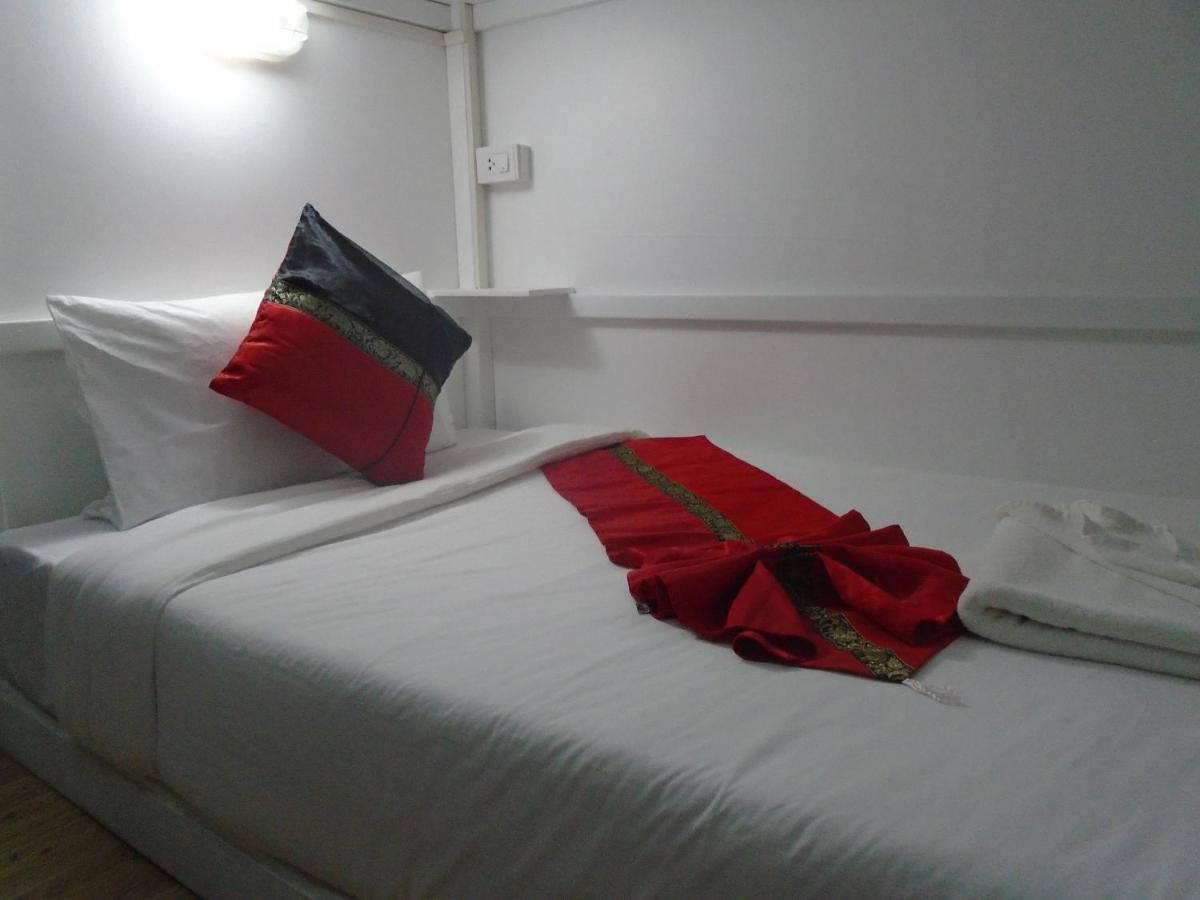 Panda Hostel Phuket (Adults Only) Patong Exterior foto
